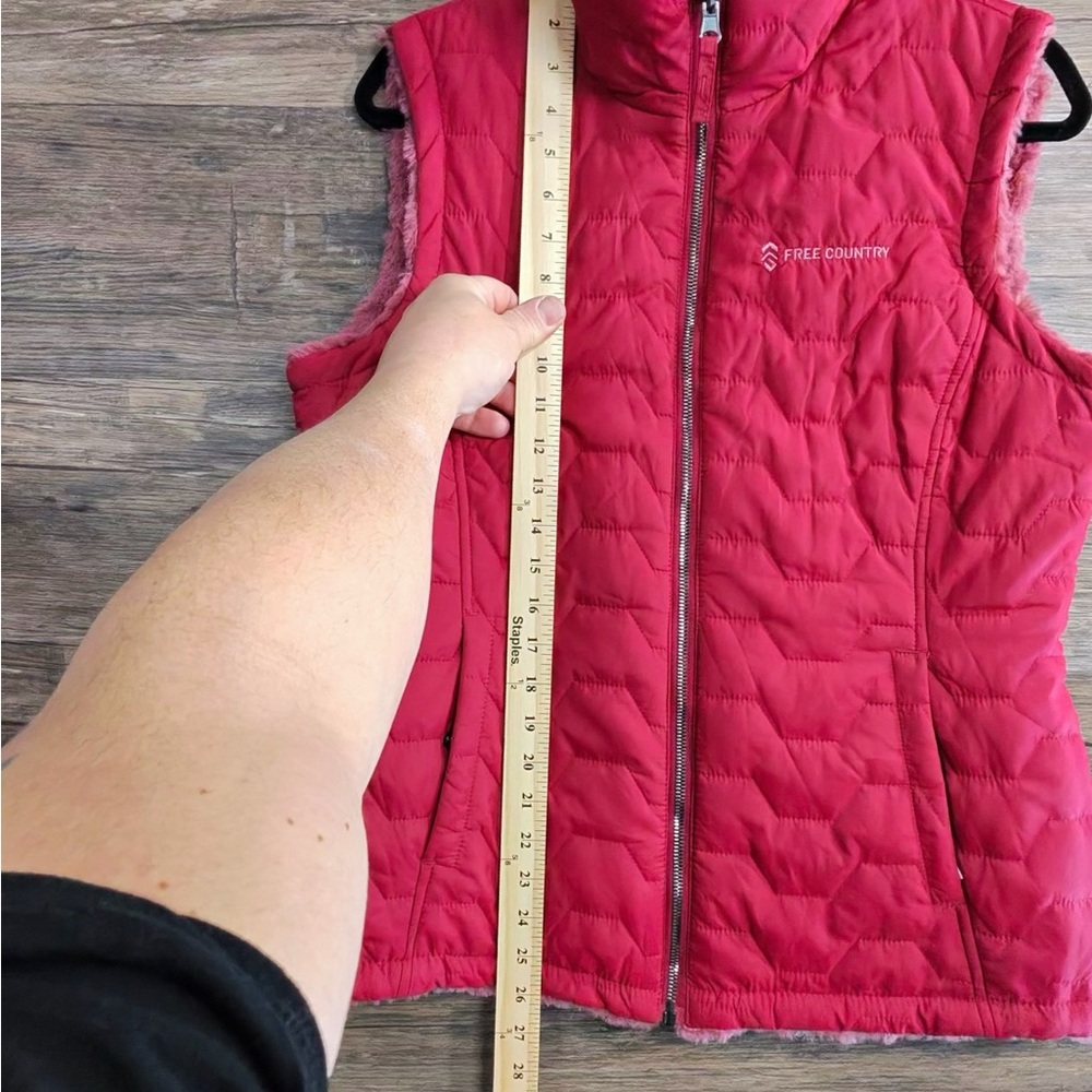 Free Country Women's Red Quilted Vest - Picture 5 of 9